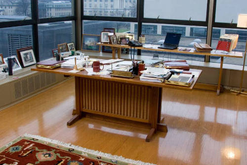 Photo by Dyan Vitone, 2007. Originally published in the catalog "Nakashima Revealed: The Carneg…